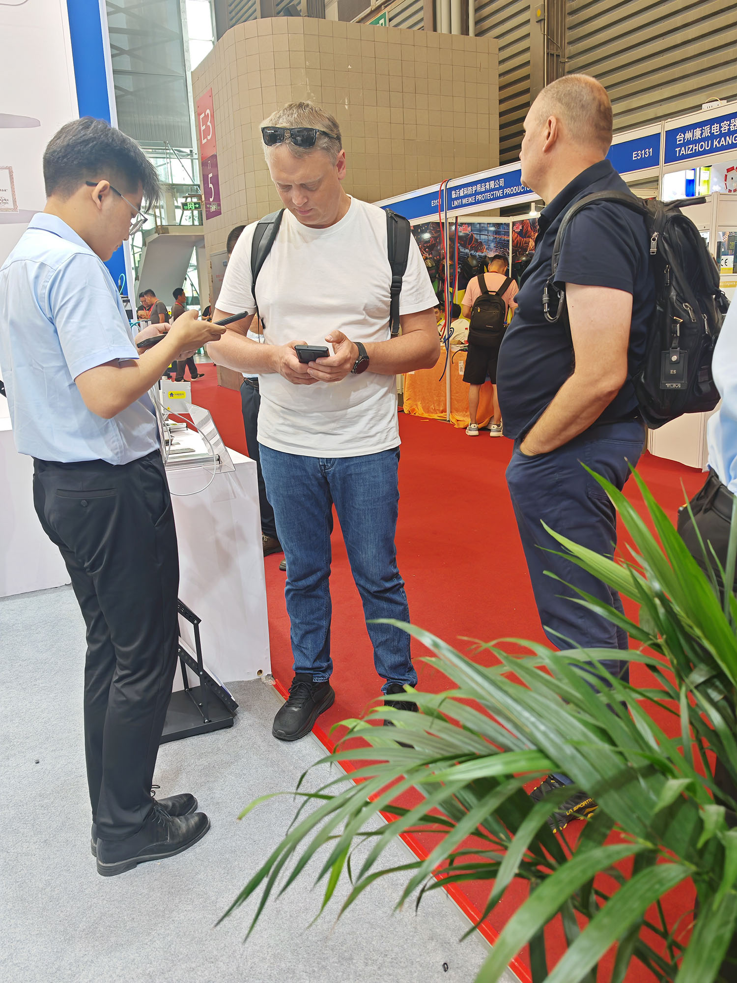 創(chuàng)想智控亮相第28屆北京·埃森焊接展，免示教與零前置焊縫跟蹤技術(shù)引爆現(xiàn)場關(guān)注